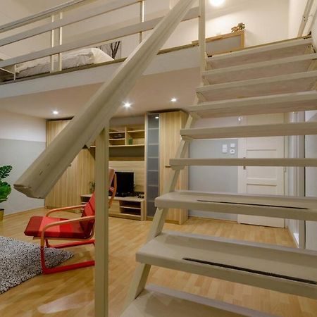 De Lux Studio Apartment In Historical Quarters Budapest Exterior photo