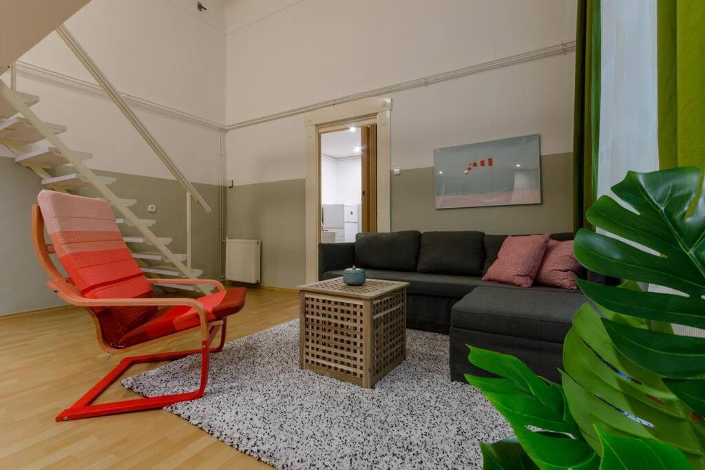 De Lux Studio Apartment In Historical Quarters Budapest Exterior photo