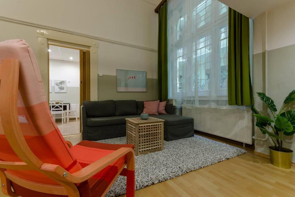 De Lux Studio Apartment In Historical Quarters Budapest Exterior photo